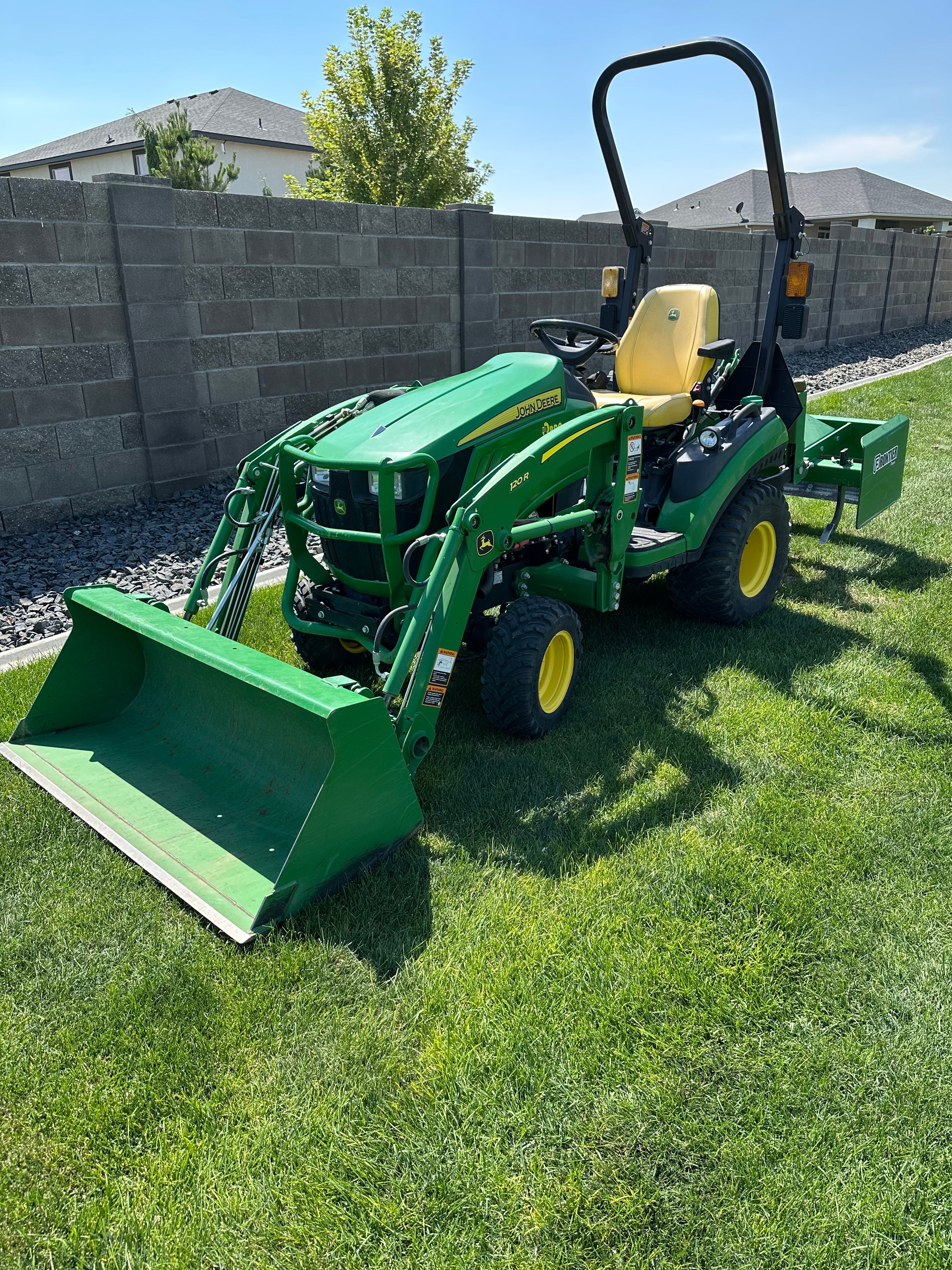 1025R Compact Tractor